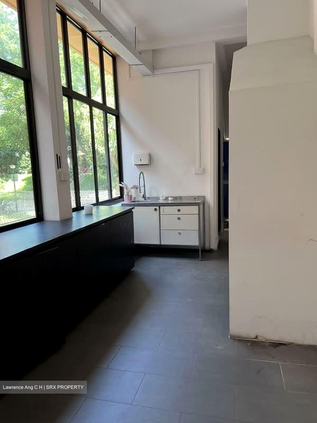 Teo Hong Road (D2), Office #584314931